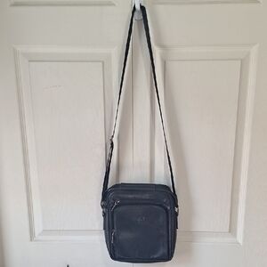 Linkenroo Classic Black Faux Leather Small Messenger Bag